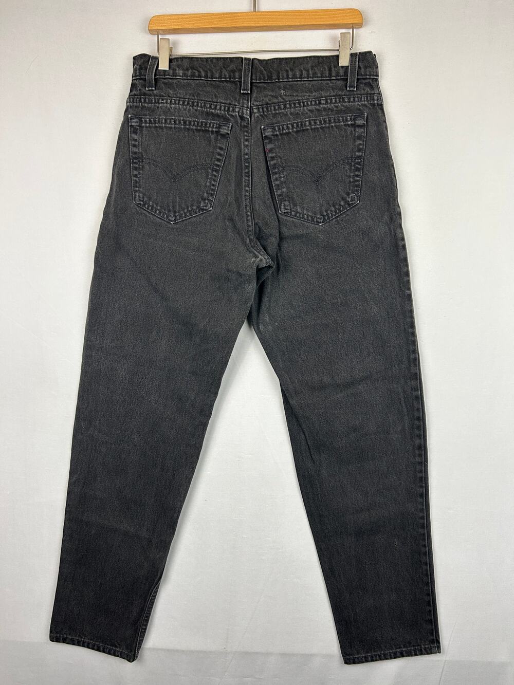 Levi's 550 Relaxed Fit Tapered Leg Black Denim Jeans Size 34x32 (Measures 32x32)